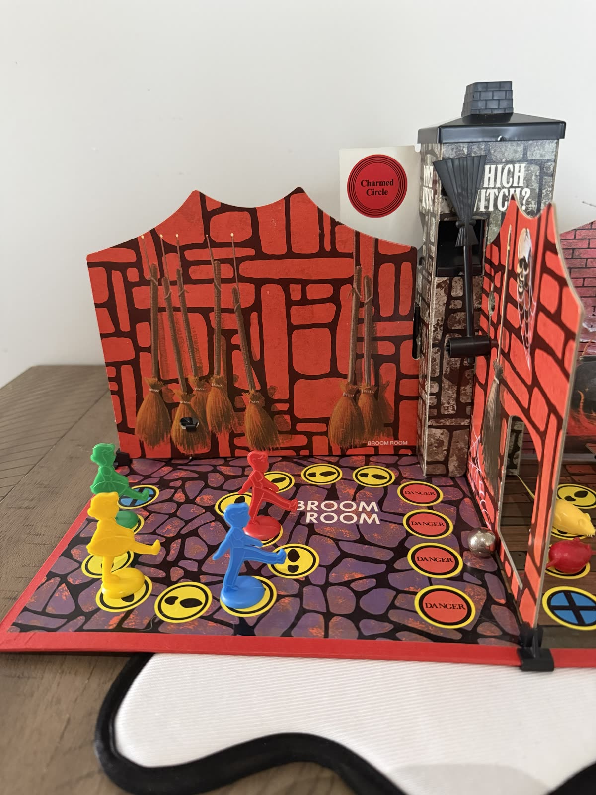 Which Witch? Board Game — 1971 Milton Bradley — photo 4