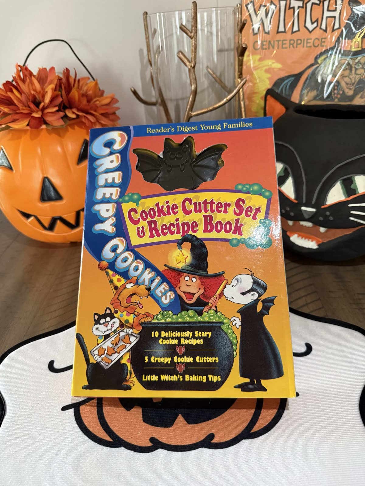 Reader's Digest Creepy Cookies Recipe Book & Cookie Cutter Set